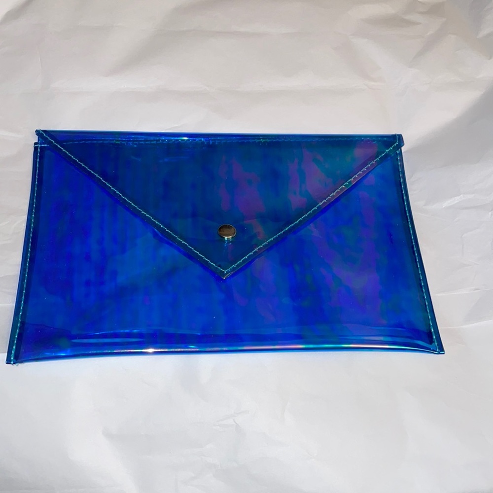 🔥Sale🔥 .New beautiful blue holographic clutch..NWOT